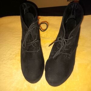 Women's size 6.5, ViLine black suede platform boots